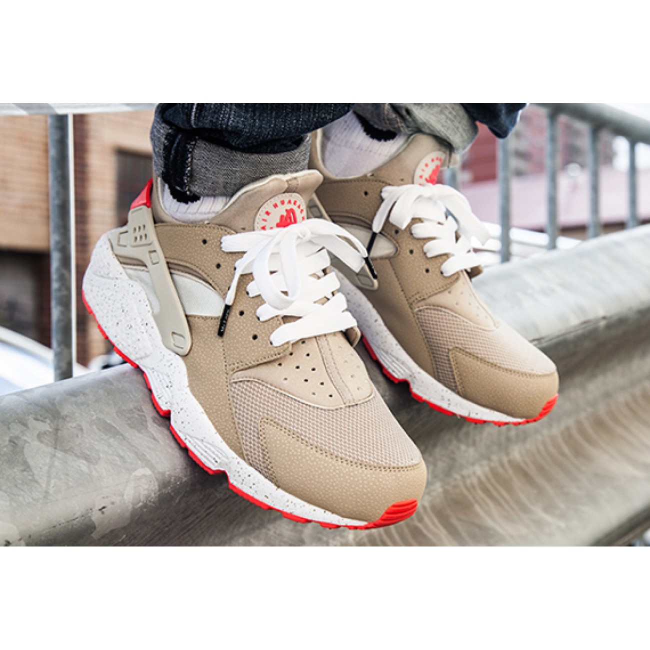 nike air huarache light beige
