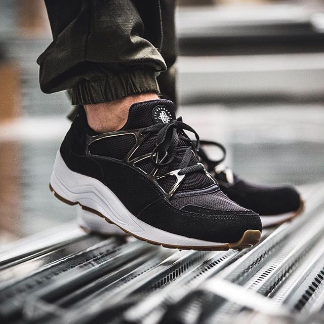 nike air huarache light